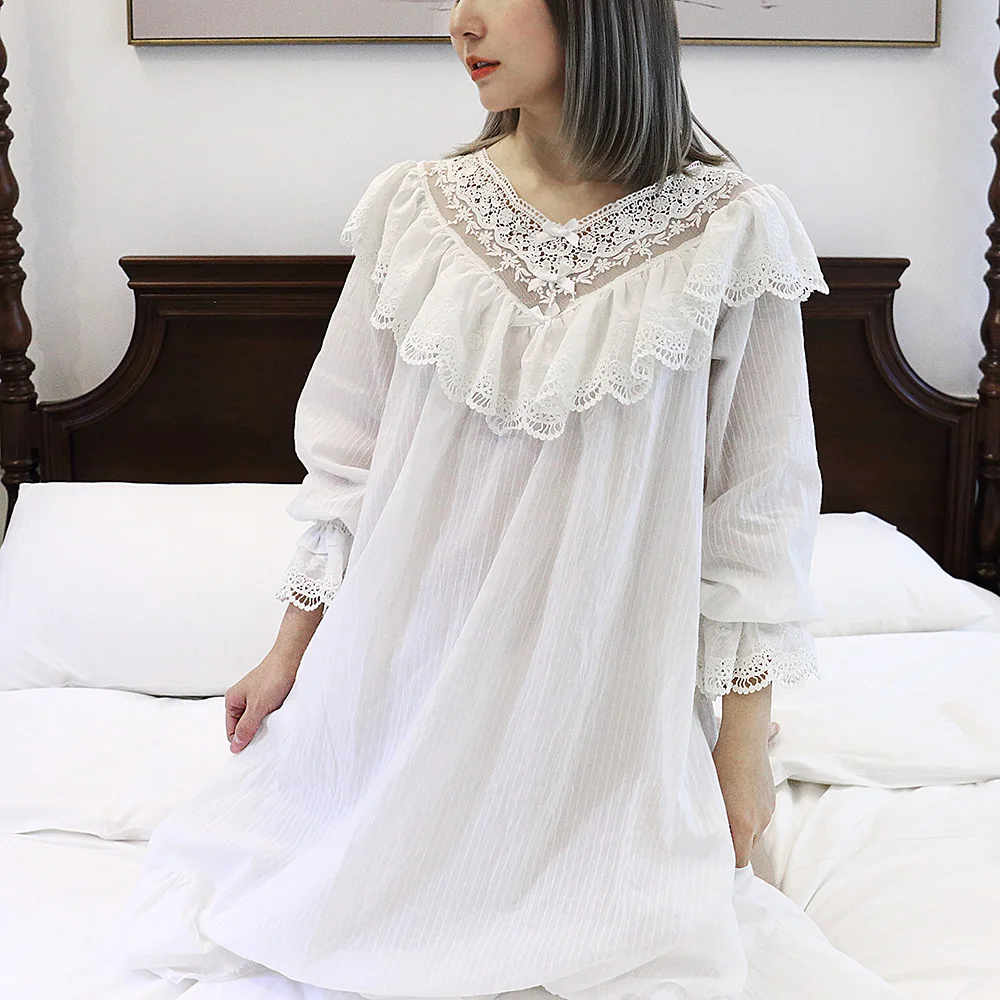 Chemise de nuit princesse Loli - Victorian Women'S Formal Wear avis et prix