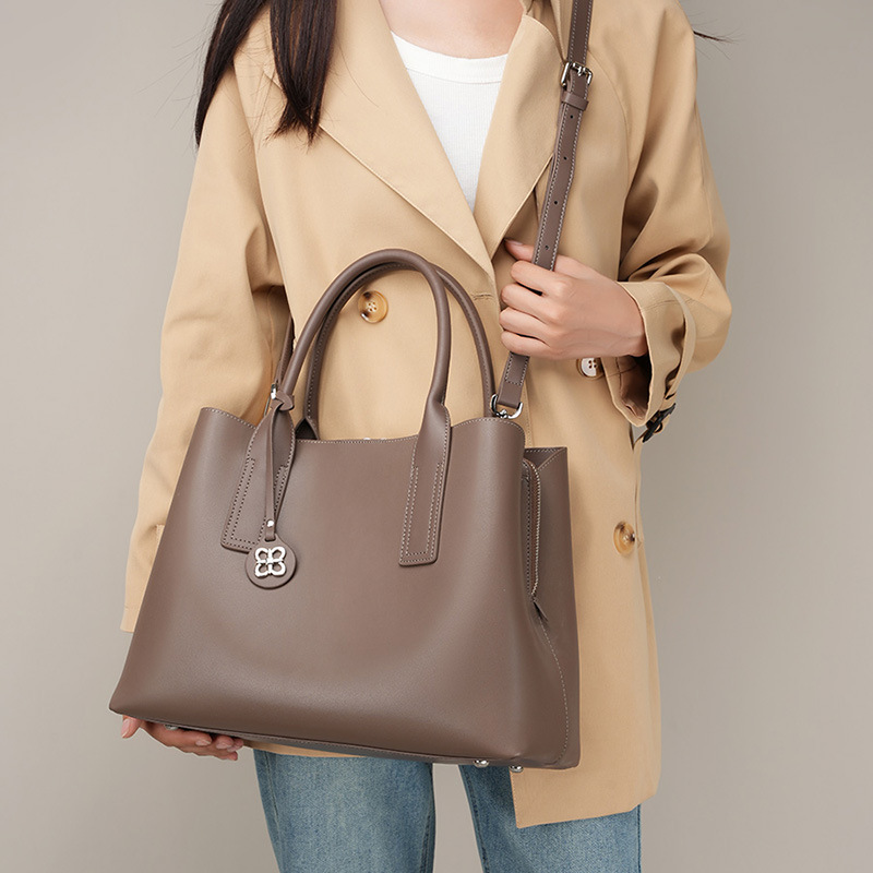 Sac fourre-tout structuré en c - Shoulder Bag Structured avis et prix