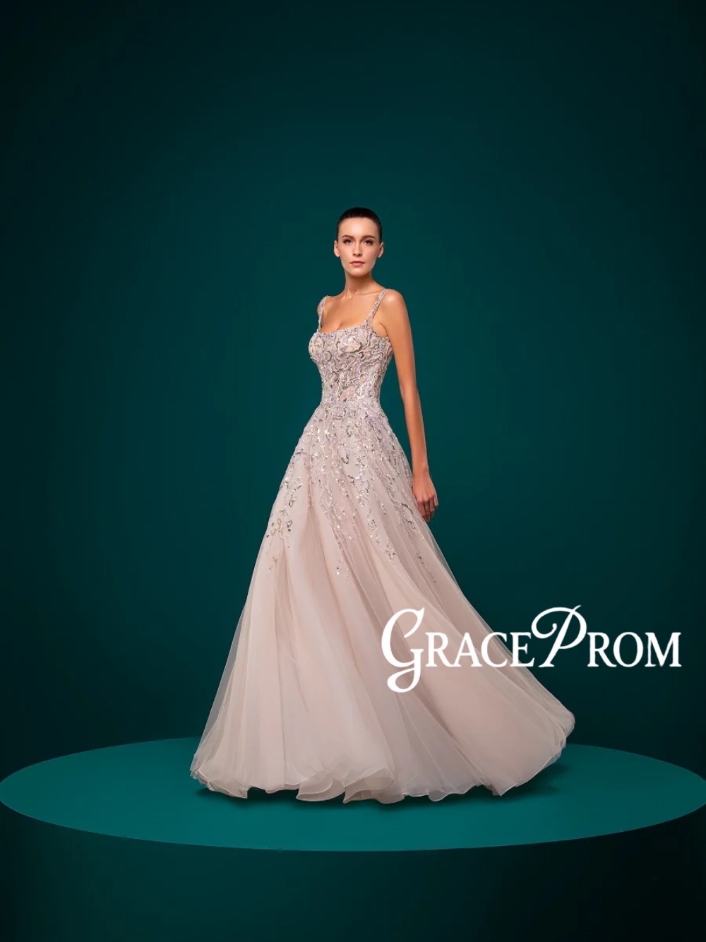 Robe de soirée élégante à col  - Women Formal Wear Dubai avis et prix